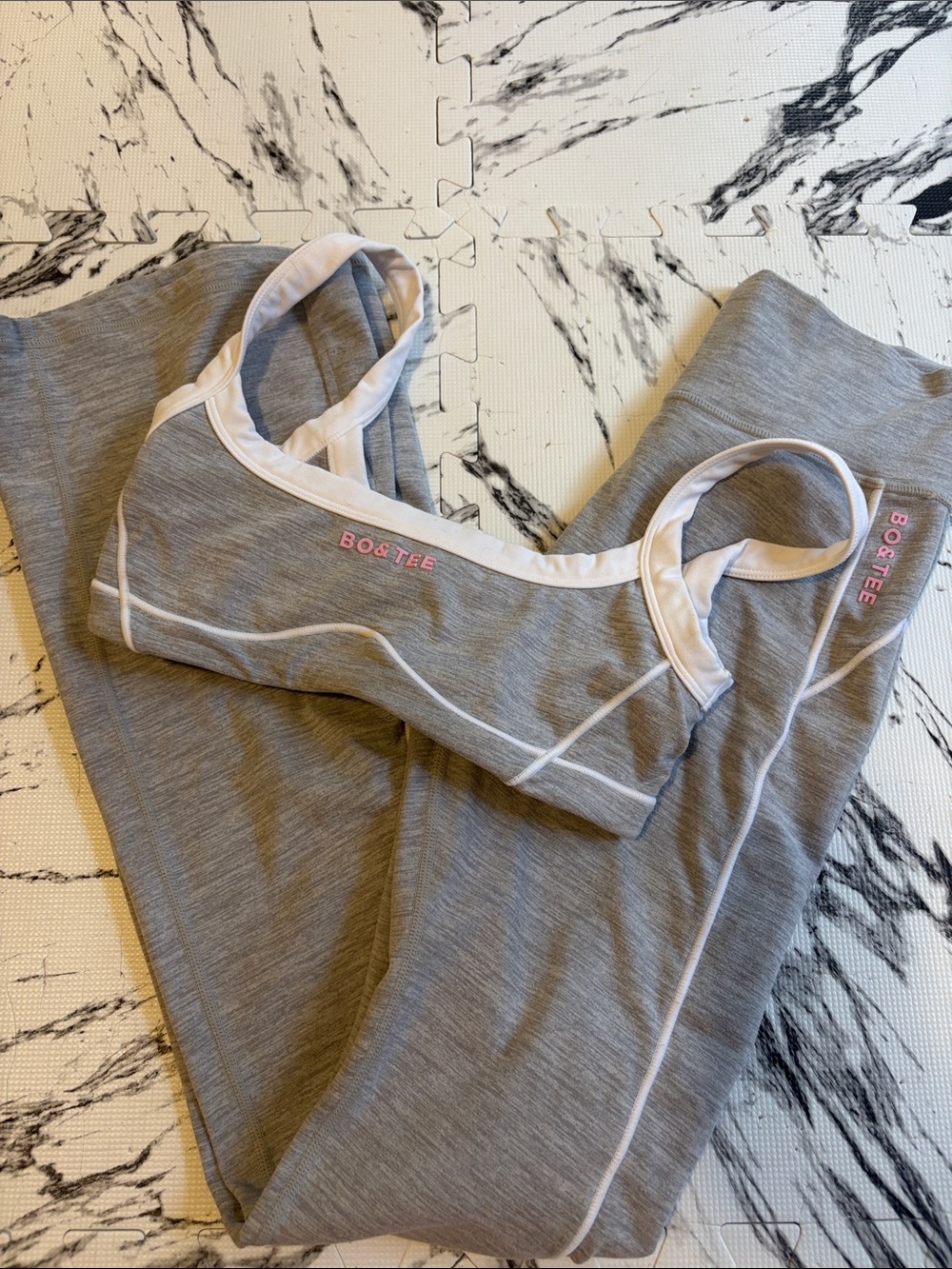Bo & Tee Women's Gray Leggings and Sports Bra Set
